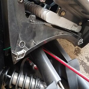 20180525 115810 #6
attach a small ring to the end of the copper wire and you will have your pull to release the frunk latch