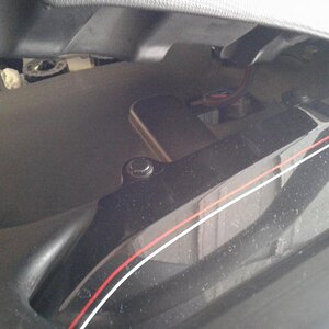 20180718 085509
Remove the two push pins and side panel will come off. You can let it hang resting on the floor or disconnect the turn signal.