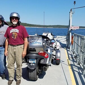 Spyders on a Missouri Ferry