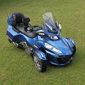 2018 Can Am Spyder RTL Blue & Chrome (3)