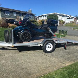 Express Manufacturing all aluminum trailer for Spyder.