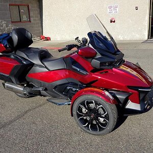 Ken & Red RT Limited med