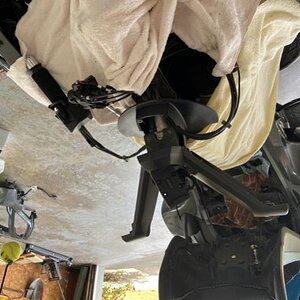 E8111663 9CDC 4C05 BE9D 4BB0862B248F