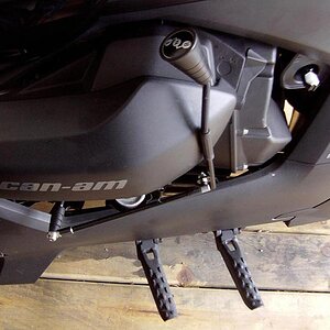 The suicide shifter with padding added to keep it from rattling or scratching the side cover. (The pad is a GRIPPY lever pad I had laying about from a