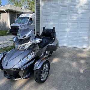 8E5E5F28 D209 4A40 B1F5 2AFB492CED4F