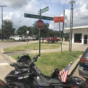 0C991099 CDF9 43E4 A207 3FED6A90F5D4 intersection 
This way & That way, Lake Jackson TX