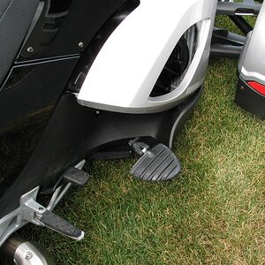 Spyder km brackets pegs right