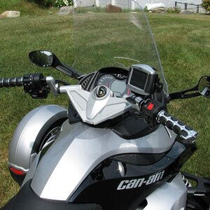 Spyder risers and zumo right