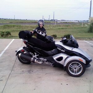 Pit Stop to Canton.  She looked too good standing there, not to take a picture!