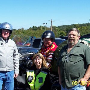 100 0470

Starting from the left, Don Stombaugh, Tom Stombaugh, Mo Lee, bottom middle BumbleBee