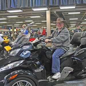 My first look @ RT-S, Sacramento International Car Show 11/15/09.