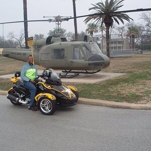 007 Military Aircraft (Army UH 1)