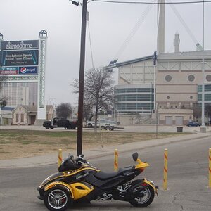 37 Major Sports Stadium (Alamo Dome)