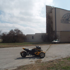 040 Drive In Theater