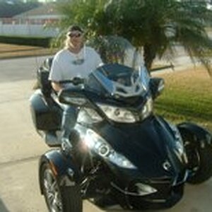 2010 BRP Can Am Spyder RT S Timeless Black small