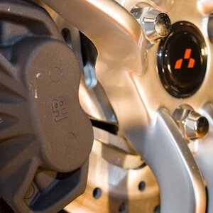 2010RSspyder CaliperTrimKit 6 - Cleaning off the right brake caliper, prepping for decal installation. I just used general purpose cleaner and made su