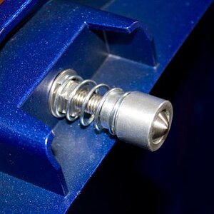 2010RSspyder trunkspring 1