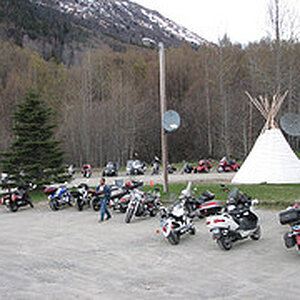 LFMCC bikes at Indian House--May 13, 2010