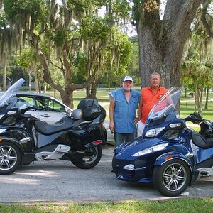 First encounter with other spyder owner Hal (L) John (R) May 26,2010