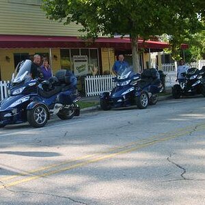 Mount Dora Fl. Downtown by Diner train 6/19/10
John,Carol(L) Gary(M) Anne(R)