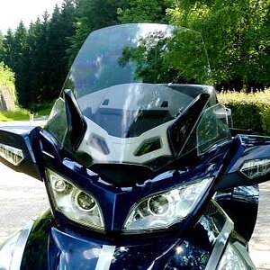 sport-shield and dismounted flaps under the mirrors