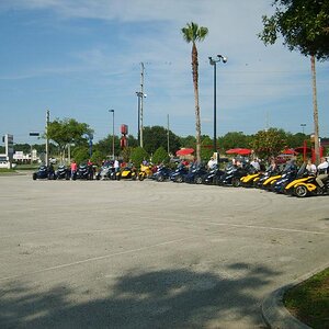 14 spyders in picture two left early,  16 spyders not bad at the first meet and greet in (N Central Fl)  We turned alot of heads Thanks for coming out