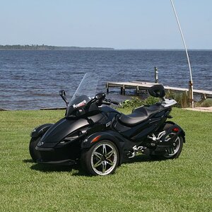 2010 07 07 Spyder in Yard 1