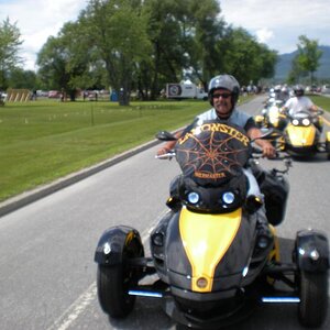 During the parade I was in good company with Lamont following me !