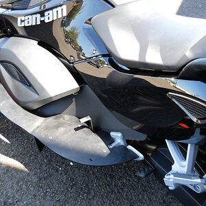 sfb 8 Spyder SM5 note shift peg. Toe is slid under the peg and lift the heal (or toe) to up-shift.