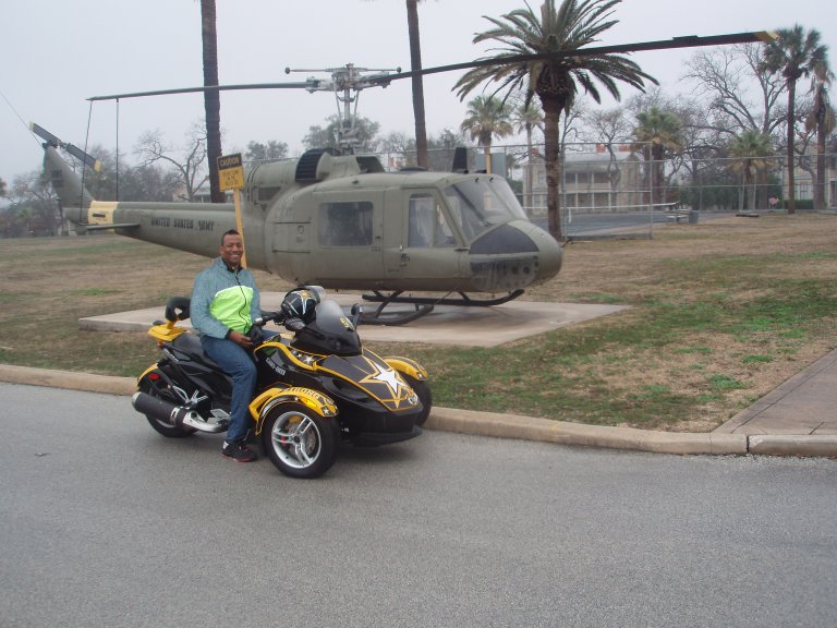 007 Military Aircraft (Army UH 1)