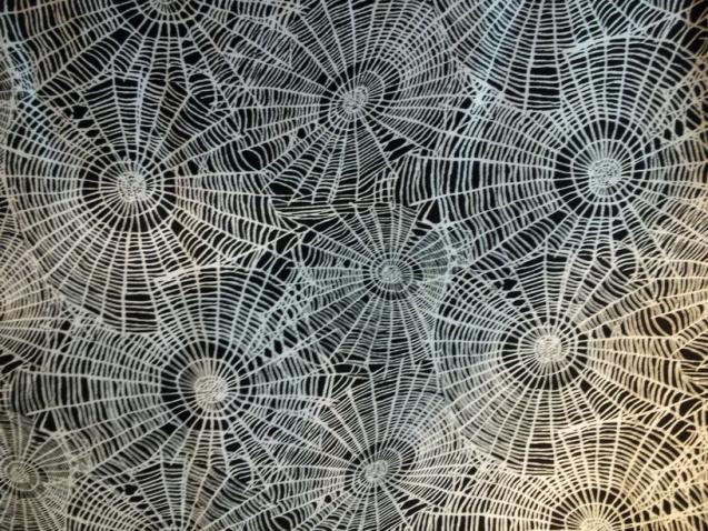 01 Web White On Black