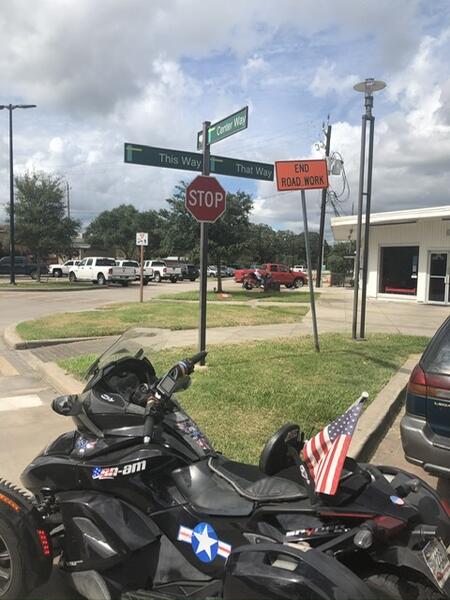 0C991099 CDF9 43E4 A207 3FED6A90F5D4 intersection 
This way & That way, Lake Jackson TX