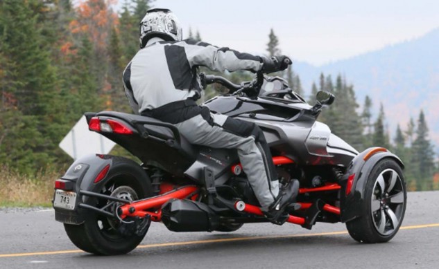 100214 2015 can am spyder f3 Spyder Cornering 633x389
