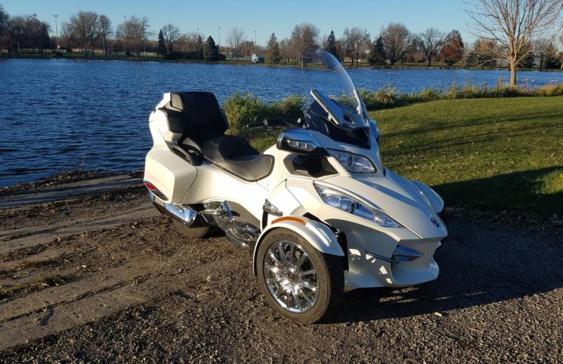 '13 Spyder RTL Down by the river