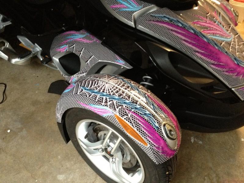 2009 SM5 Silver Spyder with custom www.powersportswraps.com skin. Fender and hood.