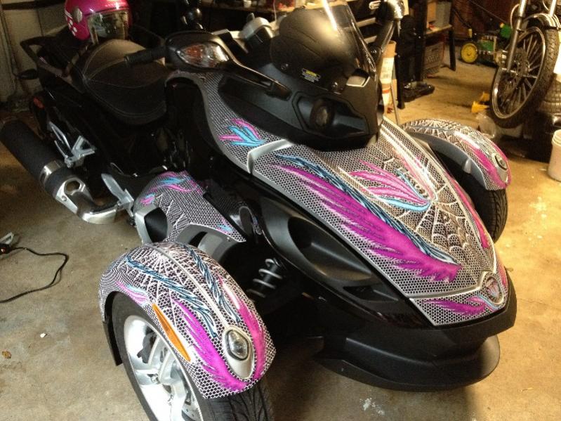 2009 SM5 Silver Spyder with custom www.powersportswraps.com skin.