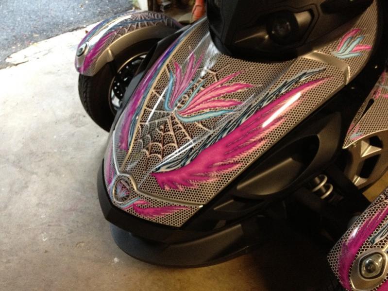 2009 SM5 Silver Spyder with custom www.powersportswraps.com skin.