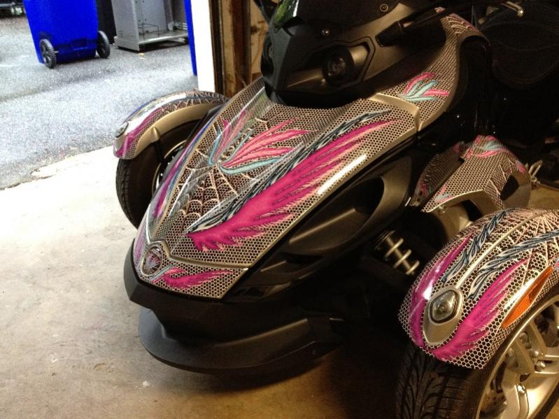 2009 SM5 Silver Spyder with custom www.powersportswraps.com skin.