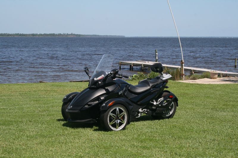 2010 07 07 Spyder in Yard 1