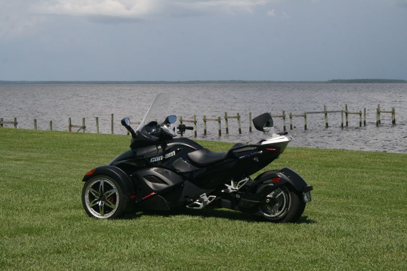 2010 07 07 Spyder in Yard 2