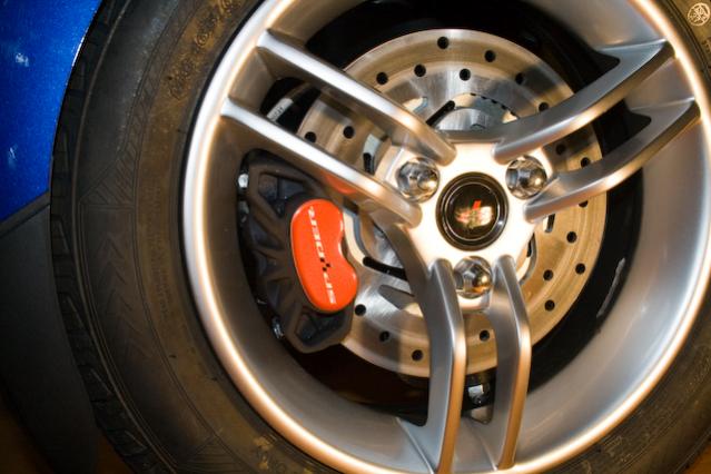 2010RSspyder CaliperTrimKit 8 - Right side Trim Kit Decal Installed