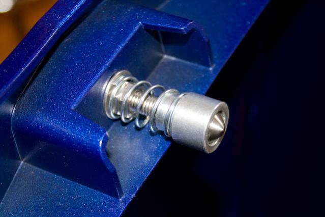 2010RSspyder trunkspring 1