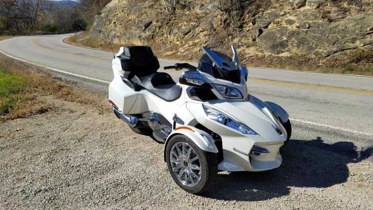 2013 Spyder RT Limited on Hwy 60 above Wabasha 1