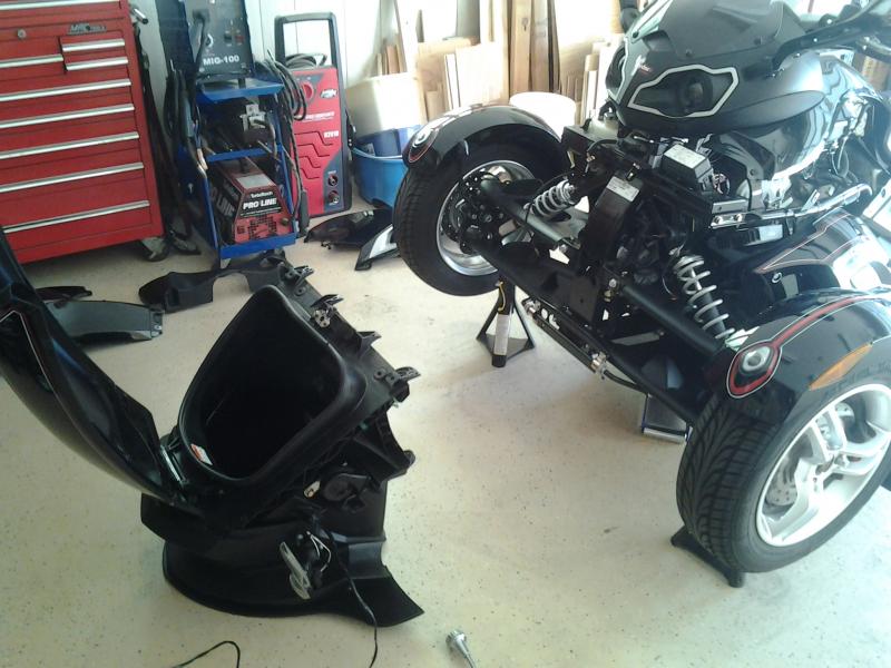 20130128 093805 frunk off 6 10mm bolts