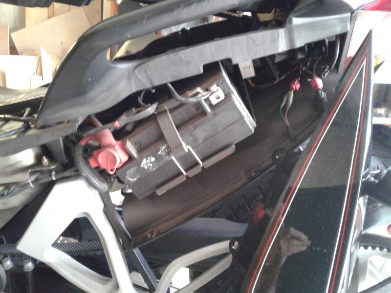 20180718 085625
There it is... the battery YTX24HL . NOW disconnect the negative (black wire marked -) then the positive (red wire marked +). Unhook r