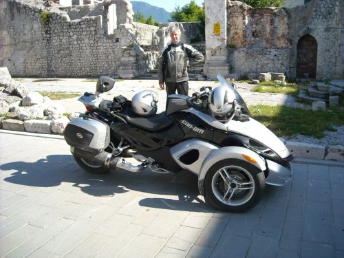 28 + at an old church 15p
5 in front of a rocket 50p
10 historical marker 25p
spy&stones