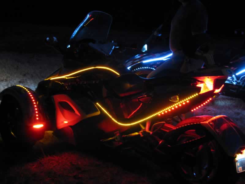 3/4 rear view of my Spyder, also shows new dual color Tric Fenderz in amber/red.