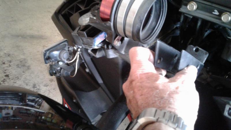 4.  Installing the left re-locator