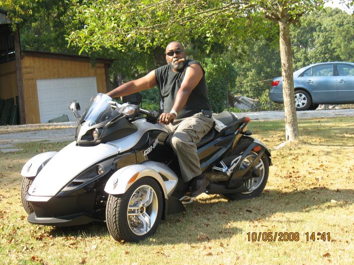 5 October 2008  Frank Ruiz and Clifford Kelly new Spyder 014