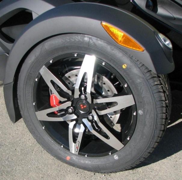 6 Spoke wheels with caliper trim kit